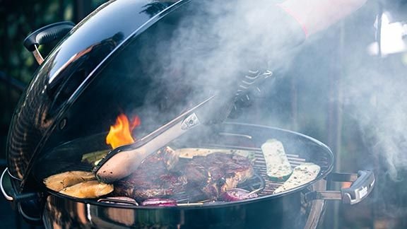 Weber Master-Touch GBS E-5750 Charcoal BBQ 57cm - Black - Image 3