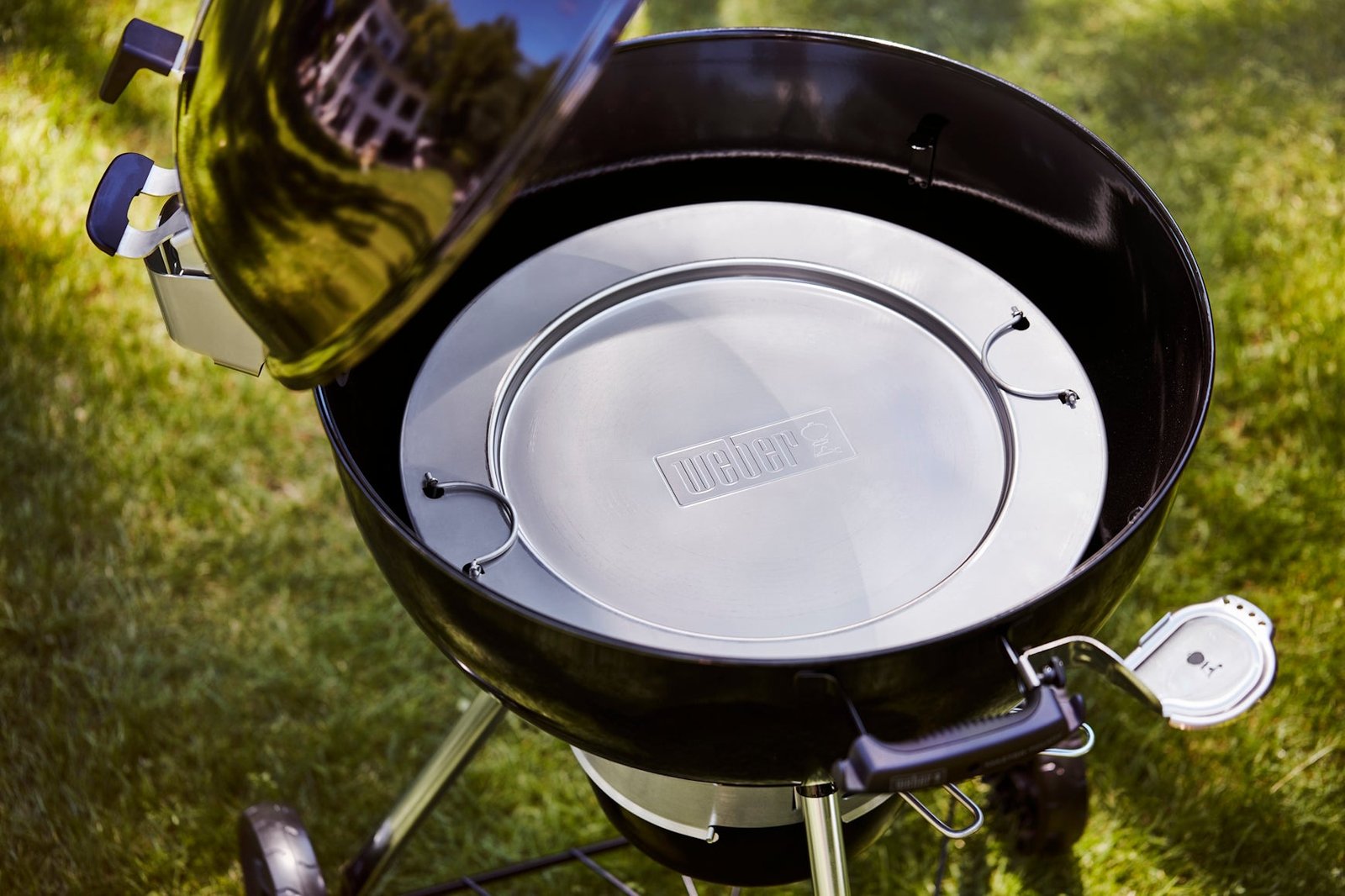 Weber Master-Touch GBS Premium E-5770 Charcoal BBQ 57cm - Image 8