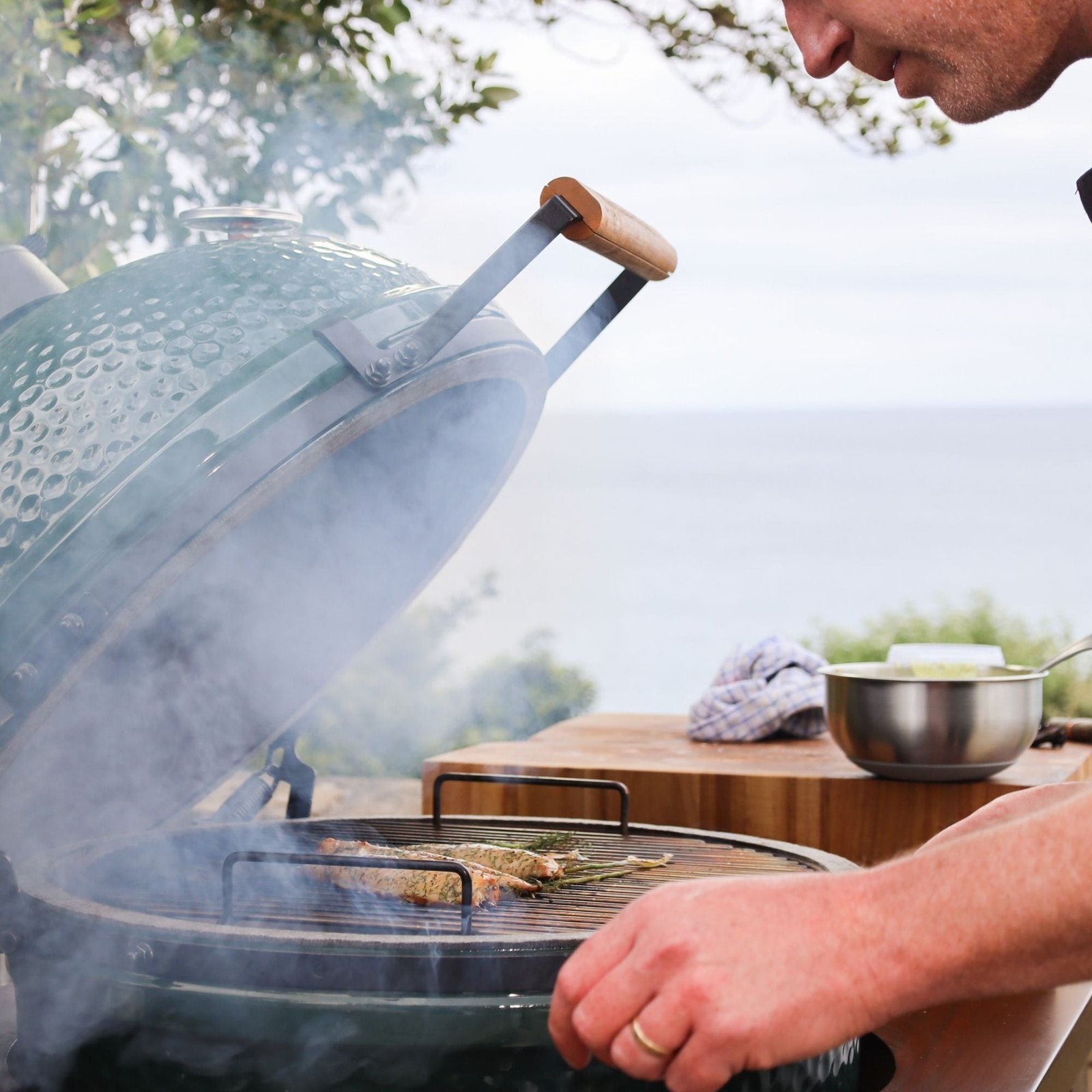 Big Green Egg Large Kamado Grill – 18 in Ceramic Charcoal Grill & Smoker - Image 4